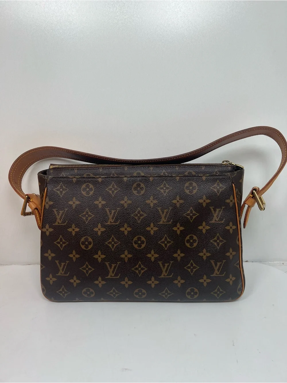 Louis Vuitton Monogram Hudson GM Shoulder Bag Brown Canvas Red Interior Auth